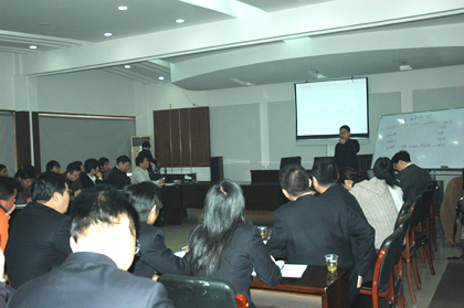 李光斗向潔麗雅提交營(yíng)銷(xiāo)方案