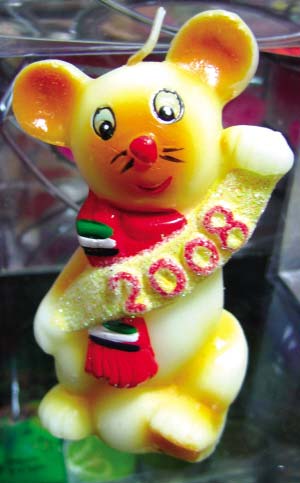 08�Ҿӿɐ�С����(d��ng)?sh��)?  �ɐ�С����(d��ng)?sh��)? src="http://www.1hd6298.com/Images_News/20071227153739507.jpg" border=0></A></P>
<P style="TEXT-INDENT: 2em"><FONT face=Verdana>С�����ſ���˄����������С�������{(di��o)Ƥ��Ц�ݞ��@�����ε����͹PͲ���˷֣�С����ęC�`�Ń������F(xi��n)������M����</FONT></P><FONT face=Verdana>
<P style="TEXT-INDENT: 2em"><FONT face=Verdana><STRONG>����Ϟ�T</STRONG></FONT></P>
<P style="TEXT-INDENT: 2em" align=center><a target=_blank ><img alt=