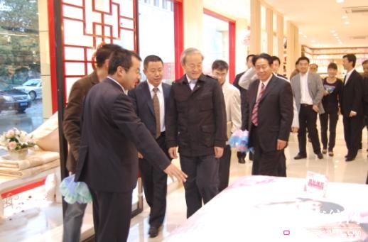 ����ޕ�(hu��)�L(zh��ng)���^�t���Ҽ���Ş��