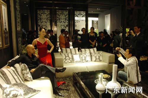 ��21�ÏV�݇�(gu��)�H�Ҿ߲��[��(hu��)��Ļ