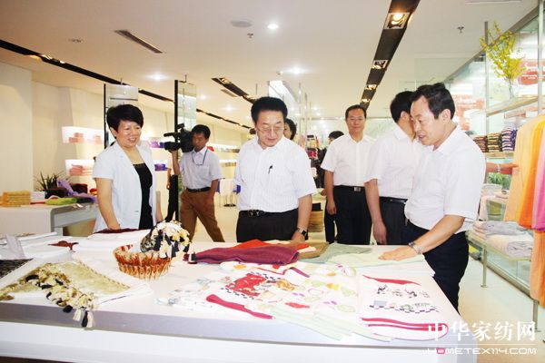 ���Aȫ������������ϯ���Q�������{(di��o)��