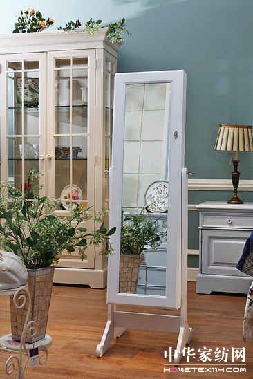 ��ɫ�߼�(j��)�����R��