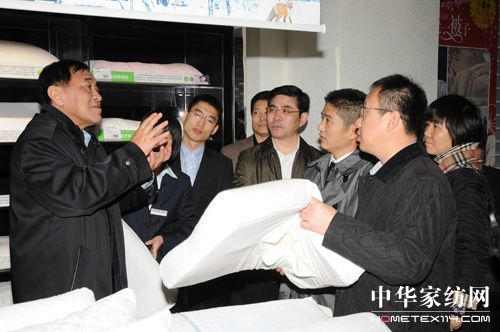 �Pʢ�����ԼҼ�Փ���R��(b��o)��(hu��)�ں��T���_