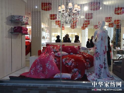 ̩�S�Ҽ�����ɫ��l(f��)չ