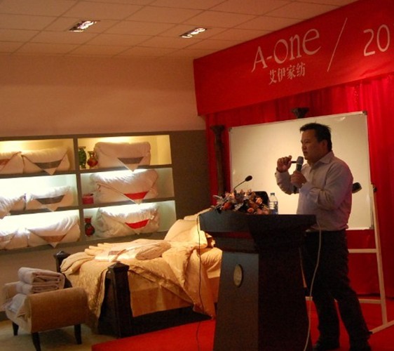 達(dá)達(dá)創(chuàng)遠(yuǎn)對艾伊家紡員工進(jìn)行培訓(xùn)