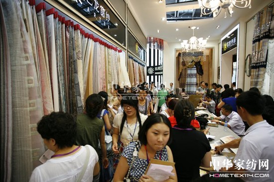 �o������չ����(j��ng)�Q(m��o)���Մ