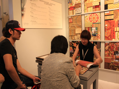 �z��•���{(l��n)�r(sh��)�мҾ�չ�����P(gu��n)ע