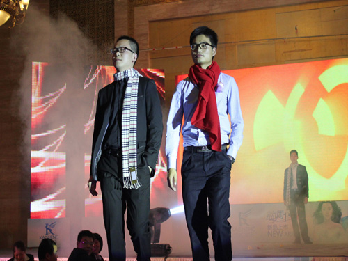 �Pʢ���{�{(di��o)paisley��׌�����v�w