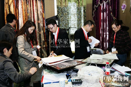 2012���ļ���չ�ĕr(sh��)�пƼ���̼���}