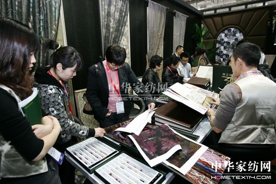 2012���ļ���չ�ĕr(sh��)�пƼ���̼���}