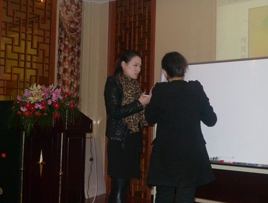 ���R��2012������Ʒ������Ӗ(x��n)��(hu��)��m(x��)�e��