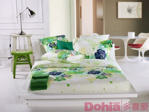 ��ϲ�ۼҼ�������Ʒ�е�ɫ�ʌW(xu��)��