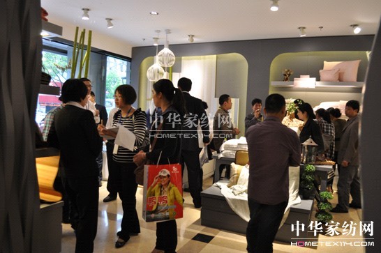 �S�ƼҼ�2012��Ʒ�l(f��)����(hu��)¡���e��