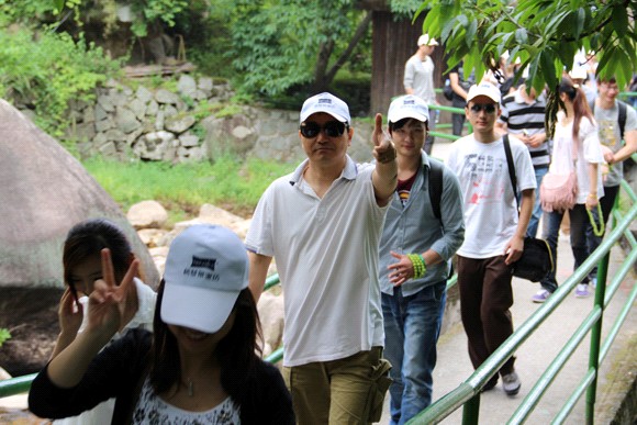 �������M(j��n)���Ӊ�(m��ng)�R�F(tu��n)�(du��)��չһ����Ӗ(x��n)�I(y��ng)֮������{��