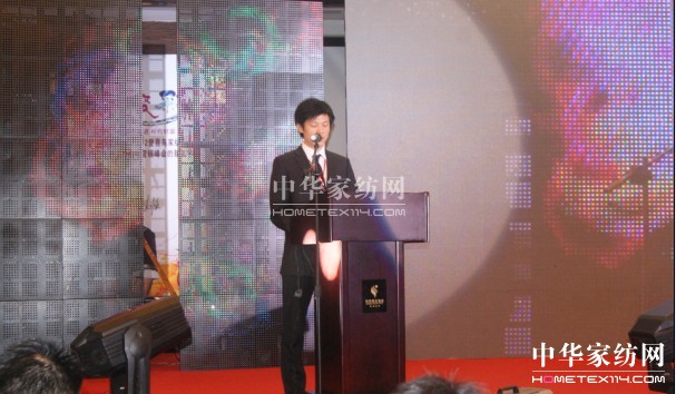 ��ϲ�B(ni��o)2012�ﶬ��Ʒ�l(f��)����(hu��)ʢ���_(k��i)Ļ