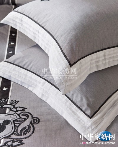 ��ʿ��Ҽ�2012�ﶬ��Ʒ����옷�r(sh��)�м�