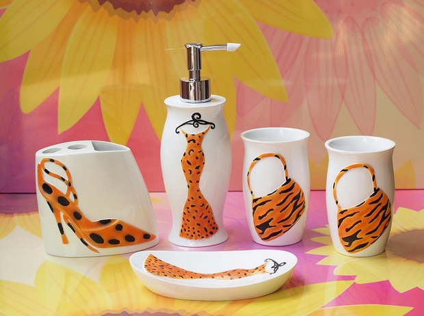 �Ҿ���Ʒ15�����֬�l(w��i)ԡ�׼�