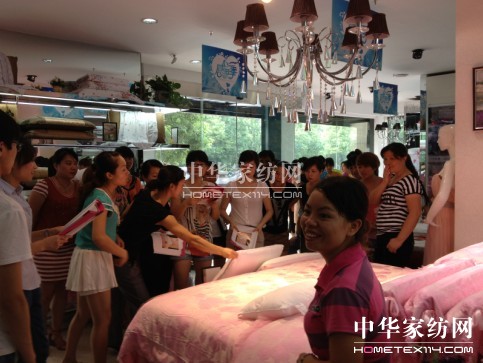 �Pʢ�Ҽ�2012���L(zh��ng)��Ӗ(x��n)��(hu��)���(y��ng)վ�A�M�ɹ�