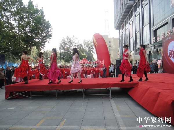 ���m�Ҽ�ʯ���f�ֵ�·�ݾ��ʳʬF(xi��n)