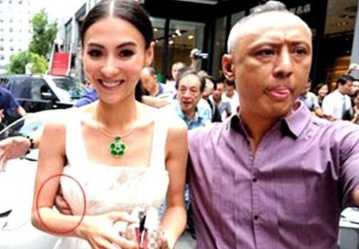 �R���P�I(l��ng)�10��Ů�Ǳ��S���PK