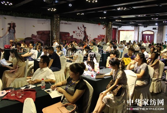 藍鴿家紡新加盟商李娟的創(chuàng)業(yè)心得