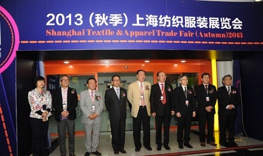 2013�Ϻ��������b�＾չ���D(zhu��n)����硱����