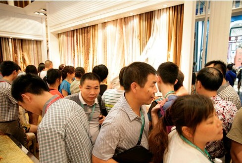 ���ڼҼ�չ���Wҫ�ҾӉ�ʢ�r�I(l��ng)δ��