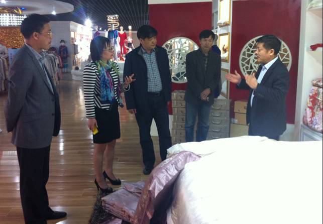 ���ýz�I���K�ݴ�WУ�I(l��ng)���W���^Ħ