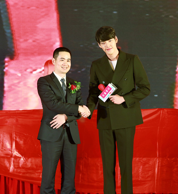 ������չ��ů�С��������ˮ�ǼҼ���ů����