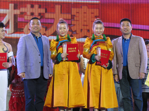 寶縵家紡雙胞胎兄弟的傳奇人生