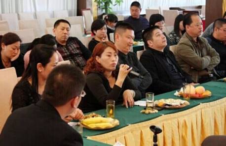 ���ˍu�Ҽ�2015������Ʒ�b�p���߽�(j��ng)�N����Մ���A�M�Y(ji��)����