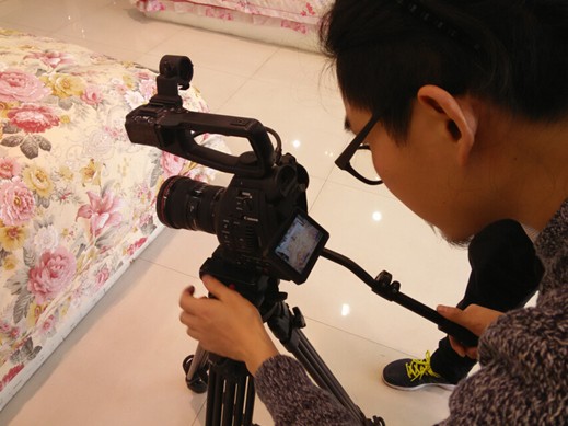 �Ϻ������С���Ŀ�M���MԽ���Ҽ�