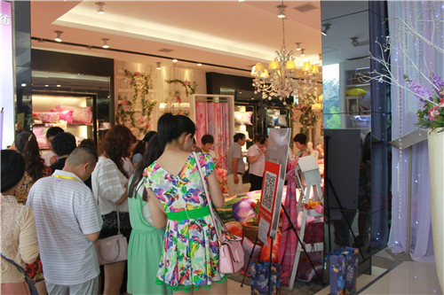 ��(li��n)�Ҽ�2015�ﶬ��Ʒ�l(f��)����(hu��)�߶���Ҋ���(hu��)���_