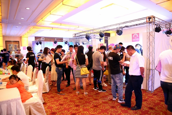 ����ë��2015�ﶬ��Ʒ�l(f��)�����A�M��Ļ