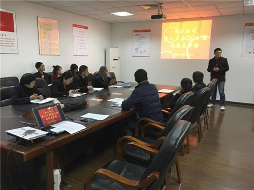 �L����˾���ļ�(x��)΢̎���֣��c(di��n)�΄�(chu��ng)Ч