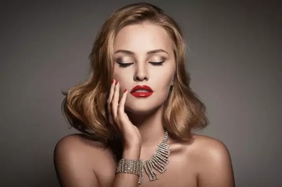 Ů�����@�ӟ��ɵ����z���D��zS+��Ů�������