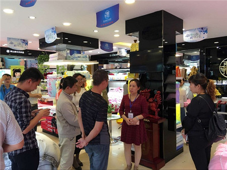 ���m2016���Ҽ����M(f��i)��Ʒ���\(y��n)�I(y��ng)��ӑ��(hu��)����վ��-����վ�F(xi��n)��(ch��ng)�^Ħ