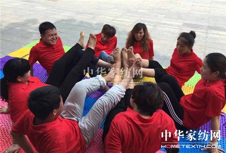 ������ؾ�Ӣ�R������ϵ�＾�l(f��)չ��