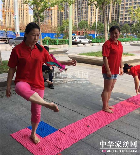 ������ؾ�Ӣ�R������ϵ�＾�l(f��)չ��