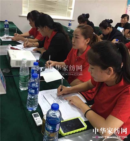 ������ؾ�Ӣ�R������ϵ�＾�l(f��)չ��