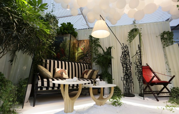 ���b��Ҿ��������A