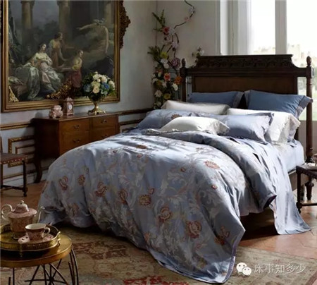 ����Ҽ���һ��ɫ���������ζ���ħ����