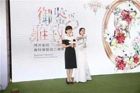 �w��֥�@�G���಩��Ҽ�����ɼ���W���R˹���u��������F(xi��n)��