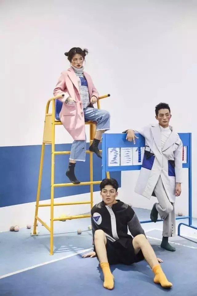 �r(sh��)���O(sh��)Ӌ(j��)���R��FASHIONSHOWCASE���z����(hu��)�ɞ麼�ݕr(sh��)��ƽ�_(t��i)