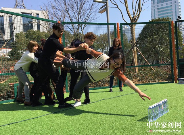 �Pʢ�Ҽ�2017������Ʒȫ��(gu��)Ѳ����Ӗ(x��n)��(hu��)����һվ�ڽ�����ʽ���_(k��i)�Ļ��