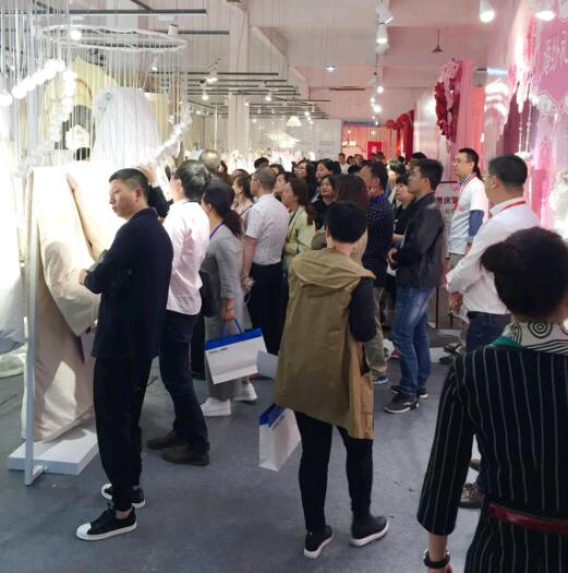 ���R���Ҽ�2017�ﶬ��Ʒ�l(f��)�����A�M��Ļ