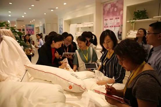 �Pʢ�Ҽ����۵����E��2017�ﶬ��Ʒ�l(f��)�����A�M�Y�����sҫ35����