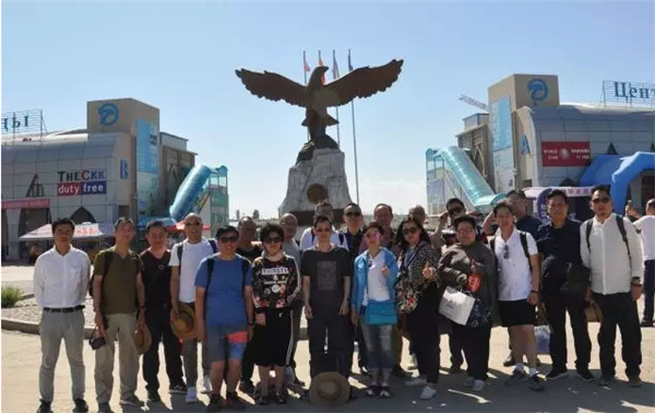 �ຼ�Ҽ�������һ��һ·�����M(j��n)�½�֮������˹վ