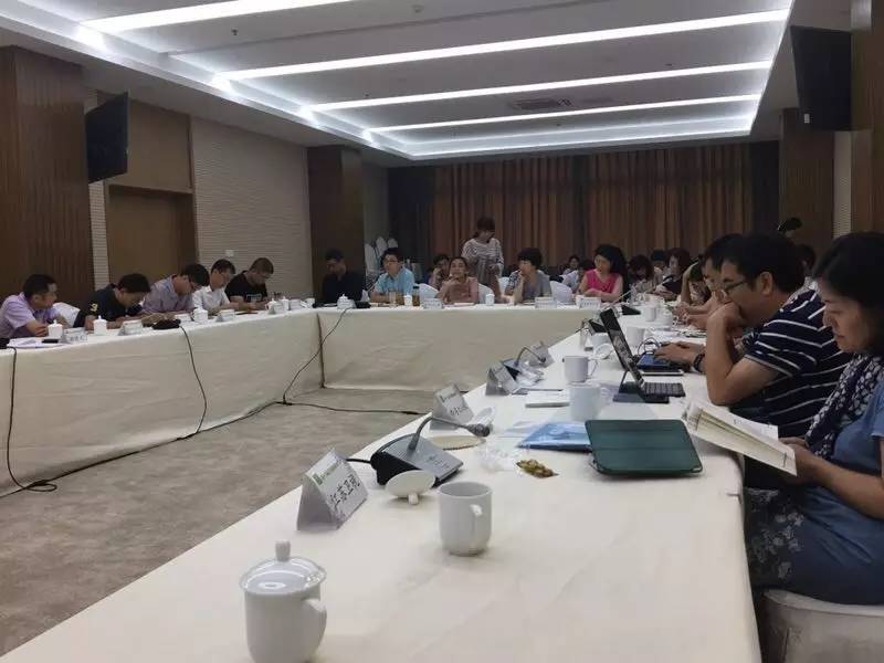 ��19�ý��K���b��(ji��):14�Ҽ�����ɫС�(zh��n)�����_(t��i)�����