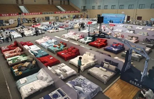 �Ҹ�������ζϯ����ͨ������������300���Ҽ��a(ch��n)Ʒ��Ů�����